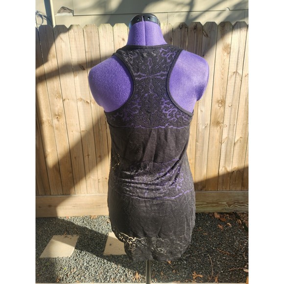 Sheer Hi-Low Tank Top - Picture 3 of 3